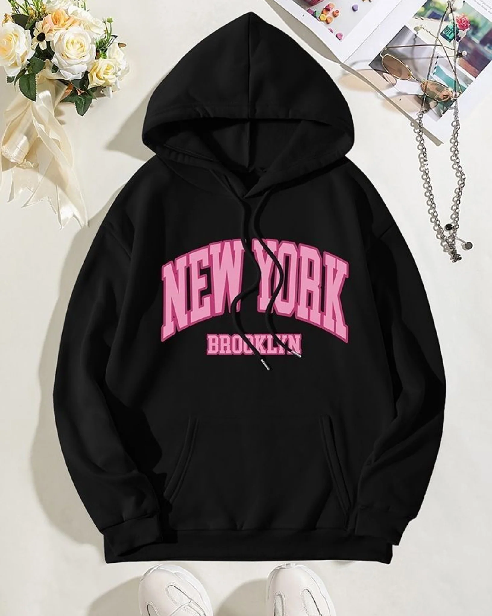 New York Graphic Oversized Hood Black - Image 2