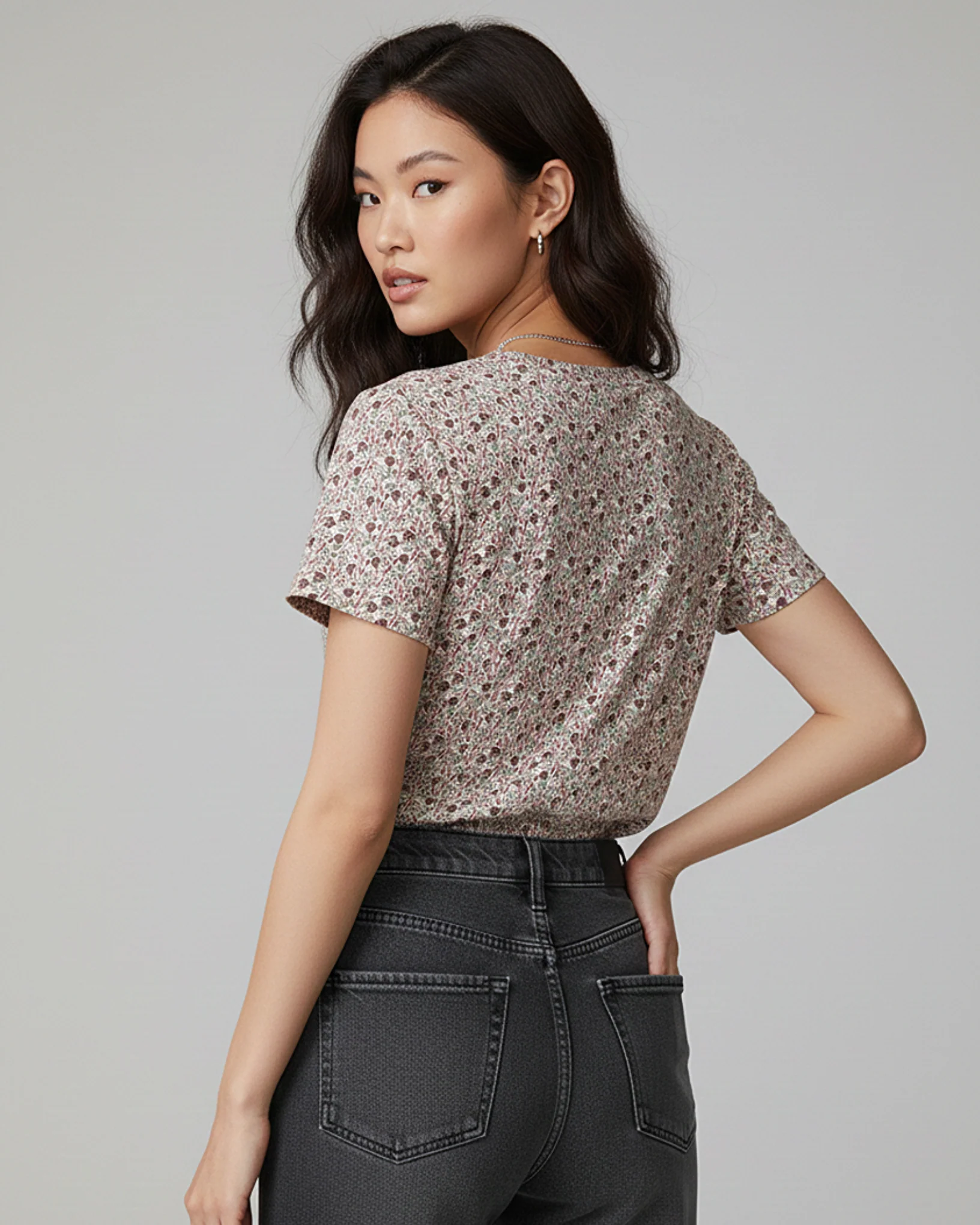Camellia Crew Neck Short Sleeve All over Graphic Tee - Image 3