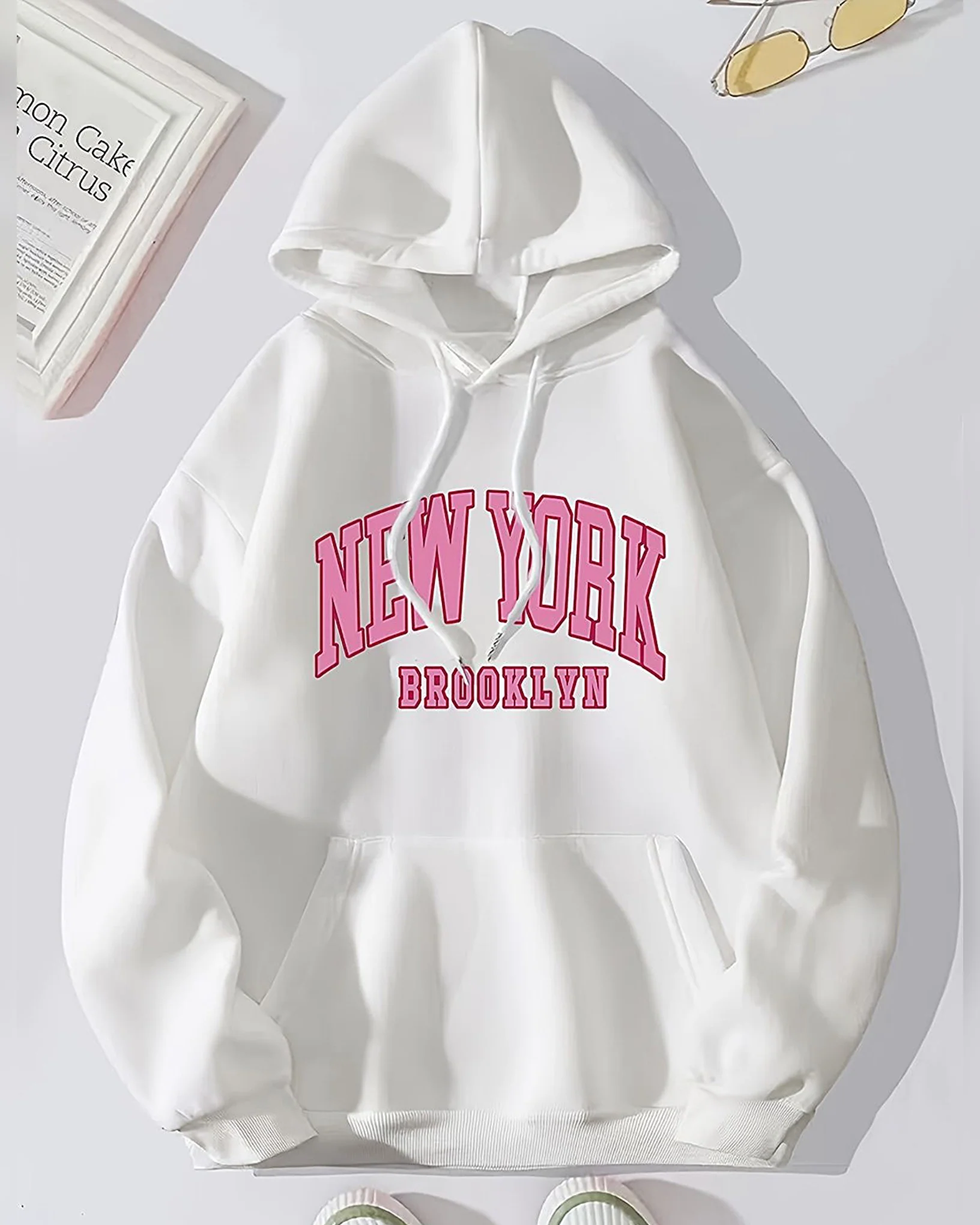 New York Graphic Oversized Hood White - Image 2