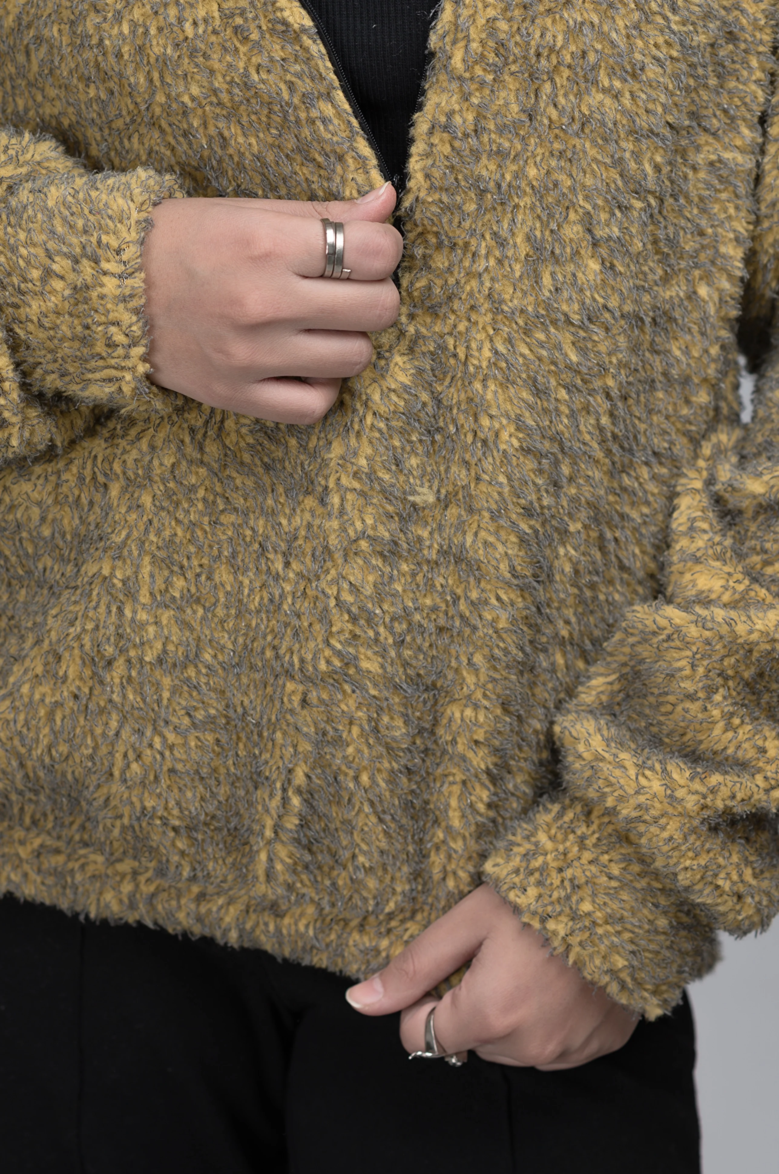Old Monery Chic Tweed Woolen Sherpa Movkneck Half Zip Oversized Sweater - Image 3